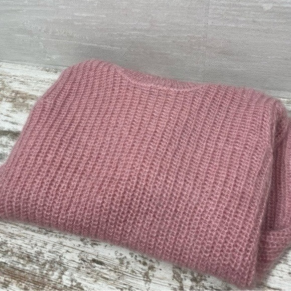 Ralph Lauren Limited Women’s Turtleneck Sweater Size S
Color Pink - Picture 11 of 12